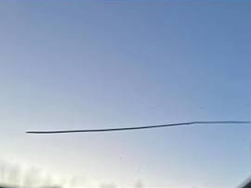 Antes: trinca longa em linha no para-brisa